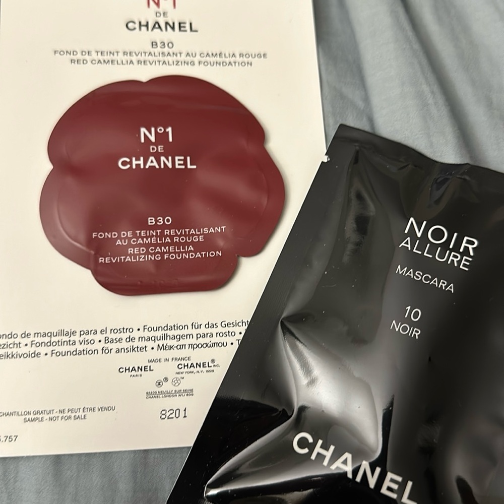 New chanel mascara and no.1 foundation sample bundle